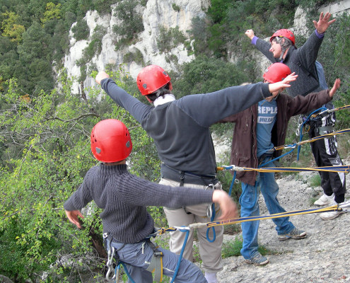 Les enfants sont heureux lors des weekend immersion nature